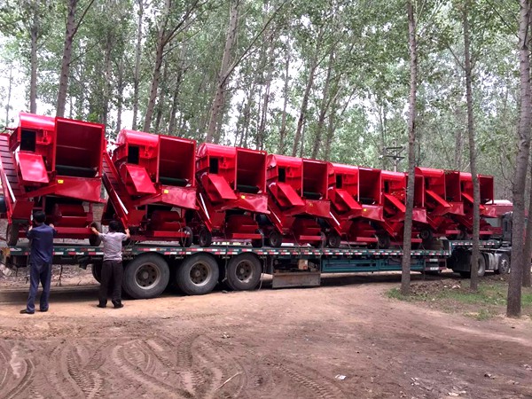 八台花生摘果机发往南阳