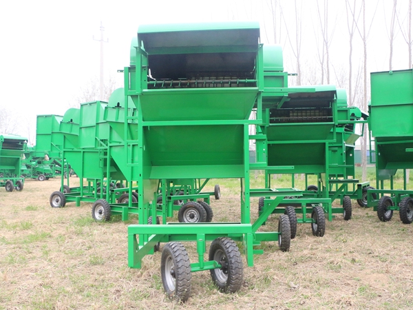 2022年大型花生摘果机